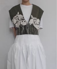MARGE "Taffeta frayed embroidery short vest"  khaki