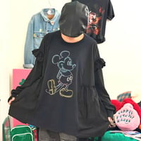 Tシャツ×フリルブラウス