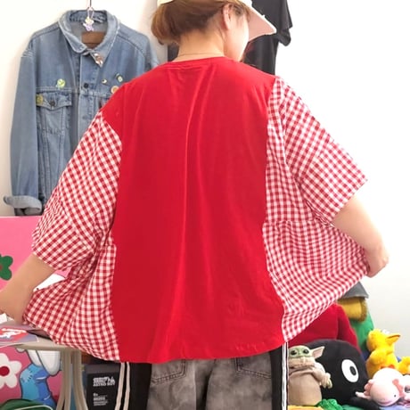 Tシャツ×チェックブラウス