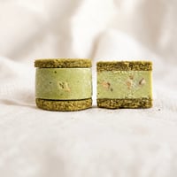 宇治抹茶とカシューナッツのクッキーサンド