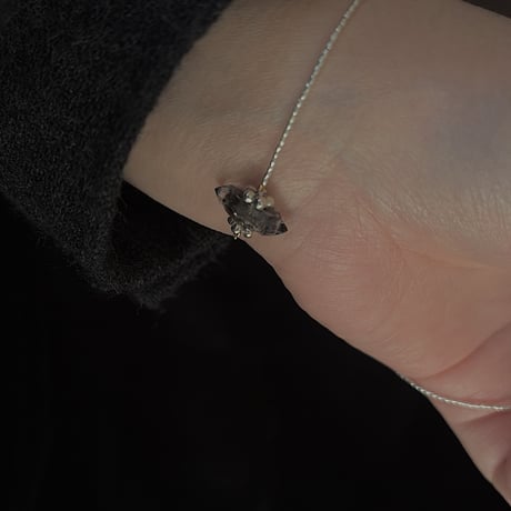 1点モノーcrystal jewely braceletー　(限定)