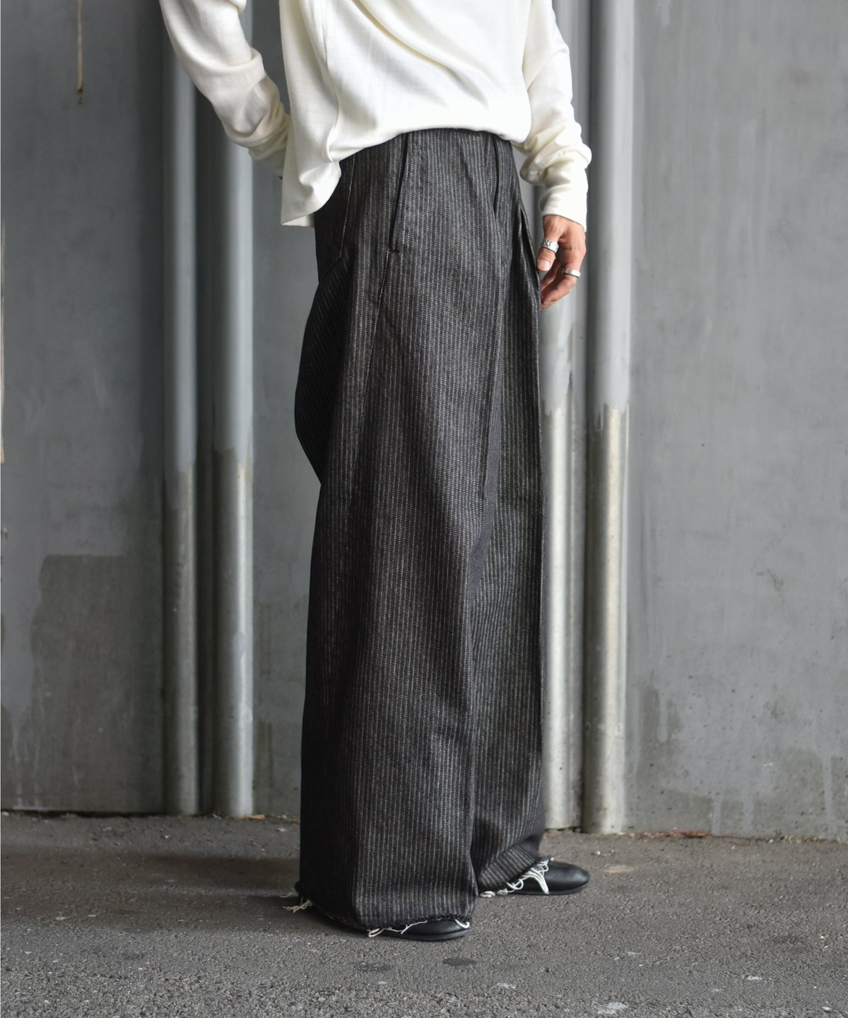 パンツ saby JACQUARD LINEN STRIPE TUCK-BAGGY 1 saby TUCK BAGGY TYPE 3 - Stripe Jacquard Denim