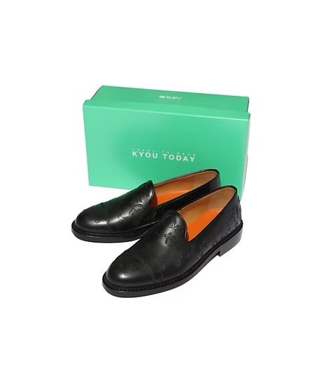 KYOU "DANCE" Embroidered Opera Shoes by HARUTA