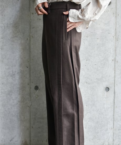 【LAST1】STEAF  LEAVE TUCK PANTS