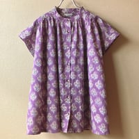 インド お花柄ブロックプリントのフレンチスリーブブラウス パープル