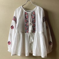 インド 刺繍の前開きガウンブラウス オフホワイト