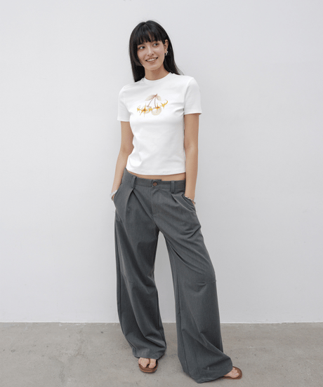Blade-Cut Curved Silhouette Trousers