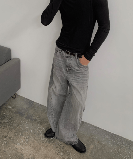Washed Curved Silhouette Wide Denim Pants