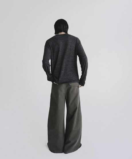Curved Wide Silhouette Denim Pants
