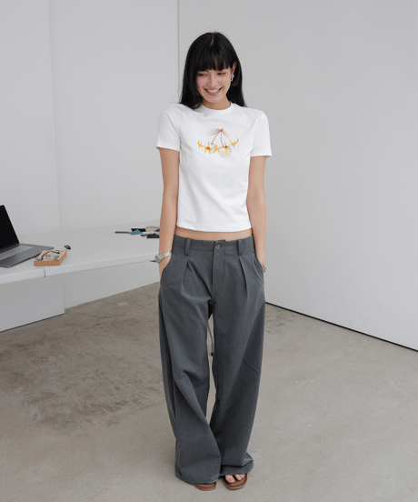 Blade-Cut Curved Silhouette Trousers