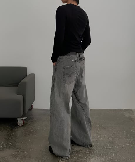 Washed Curved Silhouette Wide Denim Pants