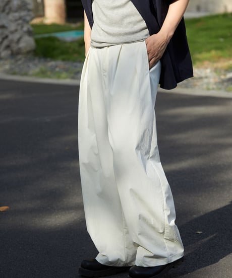 Relaxed Wide White Tuck Pants
