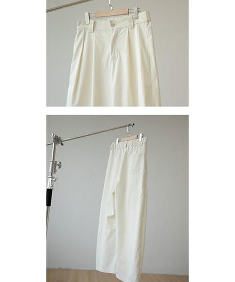 Relaxed Wide White Tuck Pants