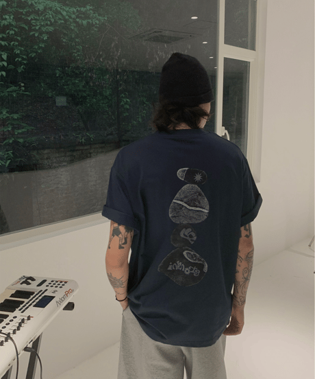 Stone Graphic Print Tee / 2color