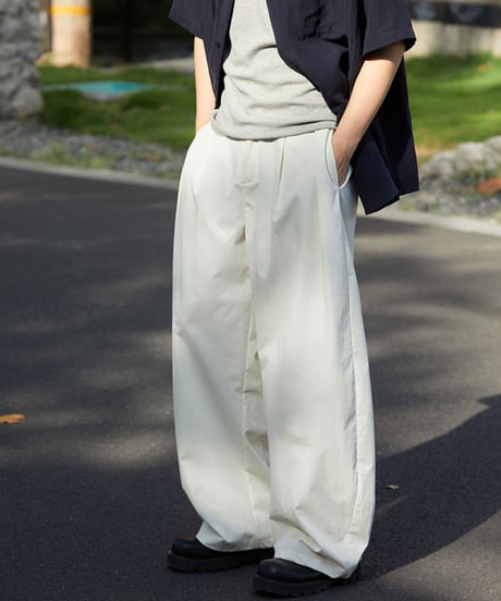 Relaxed Wide White Tuck Pants