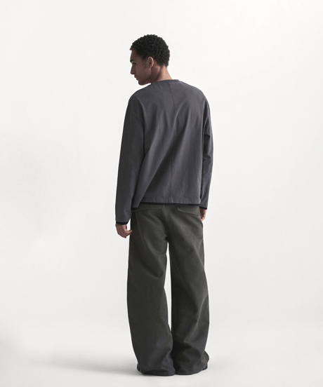 Curved Wide Silhouette Denim Pants