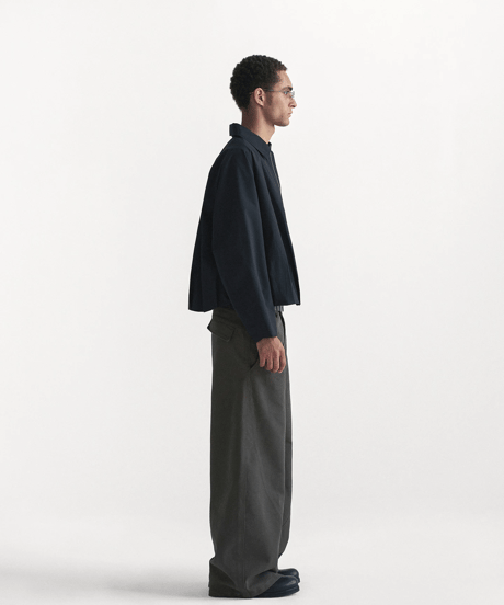 Curved Wide Silhouette Denim Pants