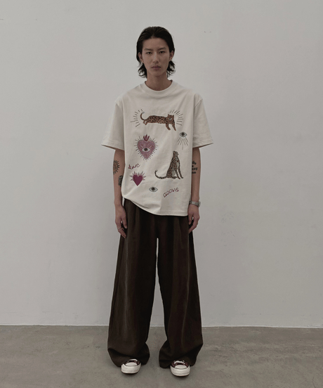 Leopard & Heart Doodles Graphic Tee  / 2color