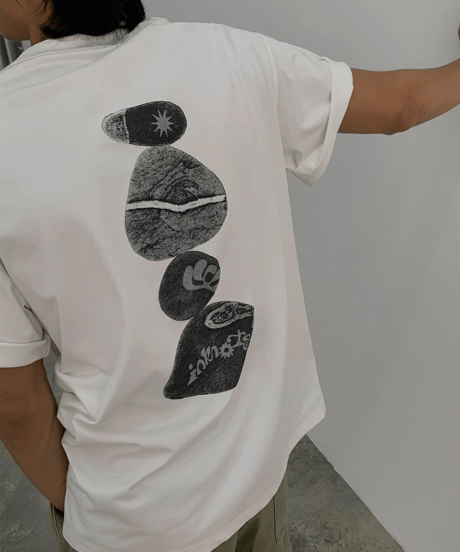 Stone Graphic Print Tee / 2color