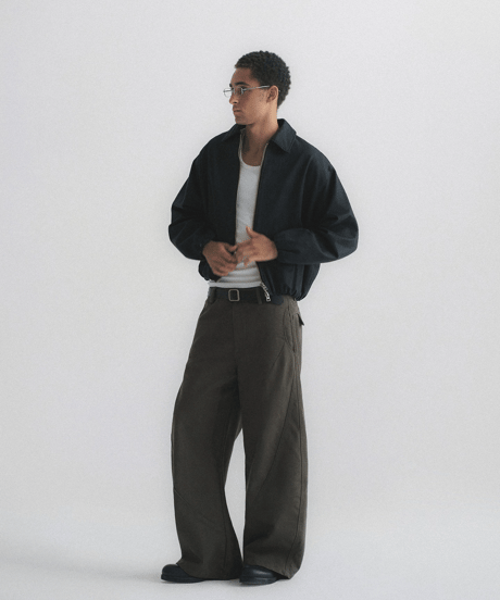 Curved Wide Silhouette Denim Pants