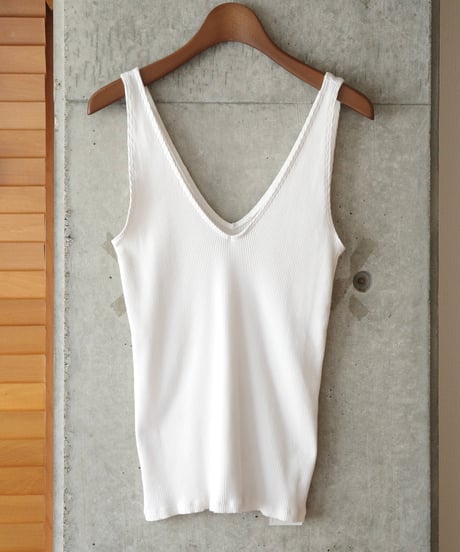 unknown deep v-neck sleeveless top