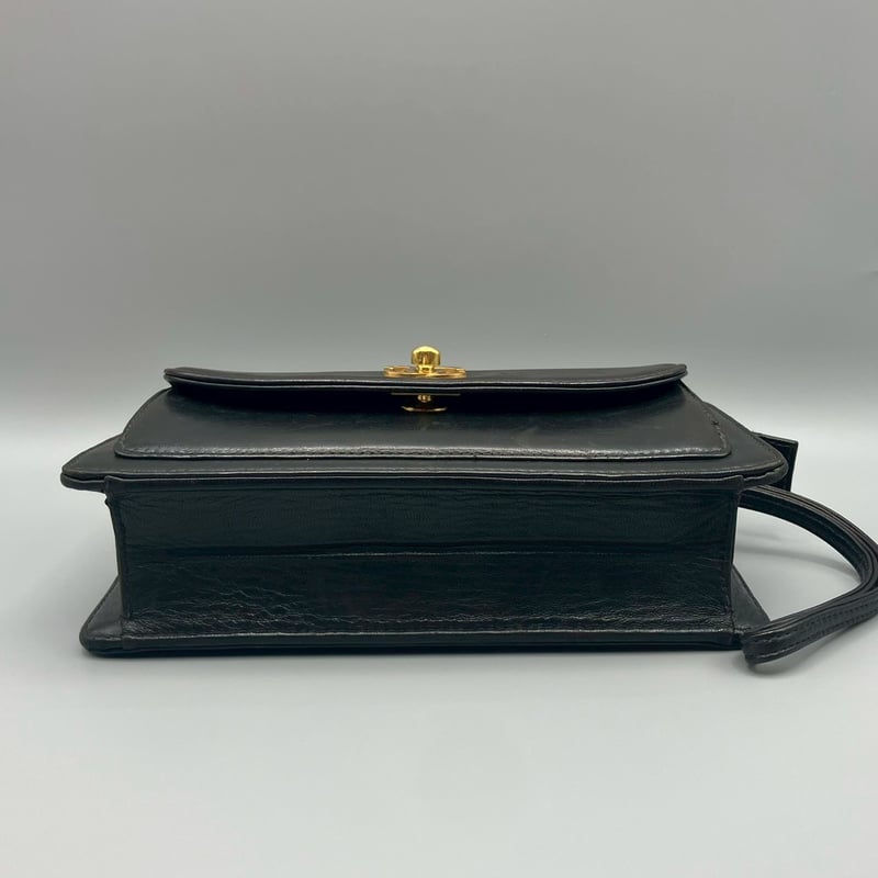 CHANEL クラッチバッグ　ヴィンテージ CHANEL (シャネル) ヴィンテージ ターンロック ココマーク レザー