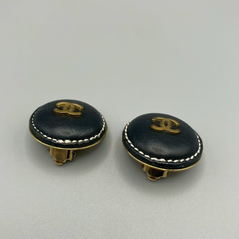 CHANEL (シャネル) ヴィンテージ レザー ココマーク ラウンド