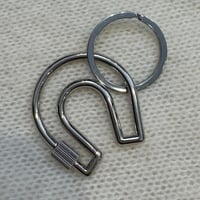 ヒズメキーホルダー