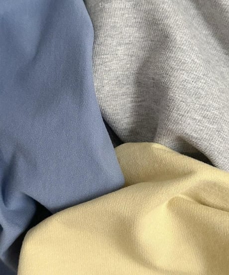 【minirobe】Low V-Neck Sweatshirt