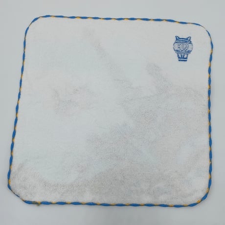 ダヤン　アート刺繍　ミニタオル　ハンカチ　グエル公園にて