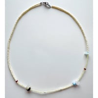 necklace / white × light yellow