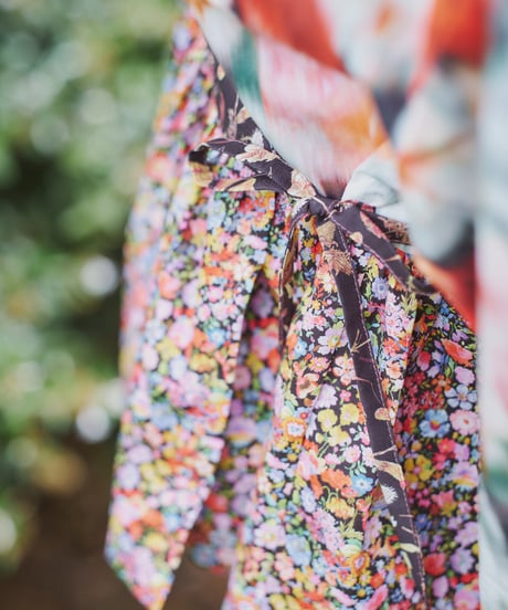 maiando×patternLabel【2ネックカシュクールカーデ】<キット>/<材料セット>ブラックレッド(LIBERTY FABRICS)