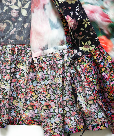 maiando×patternLabel【2ネックカシュクールカーデ】<キット>/<材料セット>ブラックレッド(LIBERTY FABRICS)