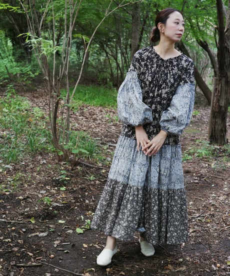 大人【バルーンスリーブスモックティアードアレンジワンピース】<キット>/<材料セット>モノトーン(LIBERTY FABRICS)
