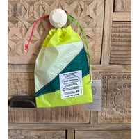 日常にそっと寄り添う　ミニサイズの巾着袋