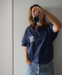 MLB New York Yankees Nylon Pullover Shirt