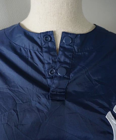 MLB New York Yankees Nylon Pullover Shirt