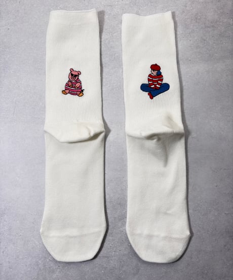 刺繍ソックス｜モデルとブタさん｜WOMEN