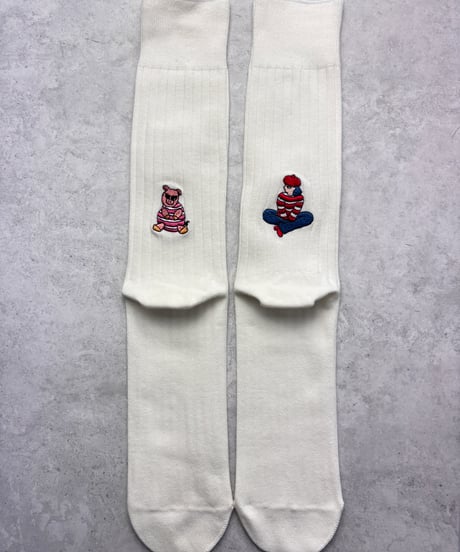 刺繍ソックス｜モデルとブタさん｜MEN