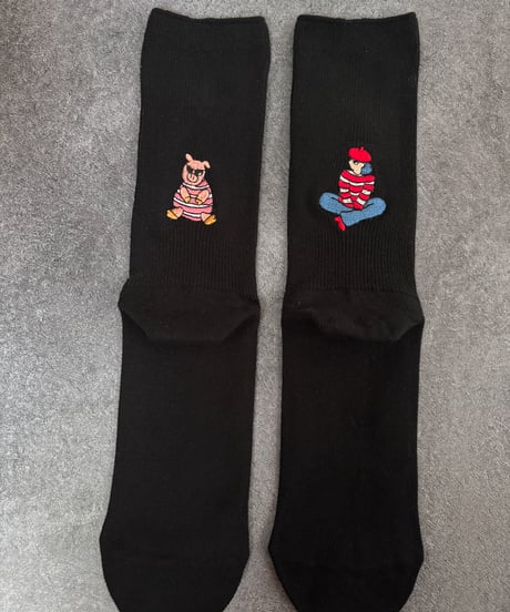 刺繍ソックス｜モデルとブタさん｜WOMEN