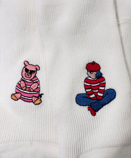 刺繍ソックス｜モデルとブタさん｜WOMEN