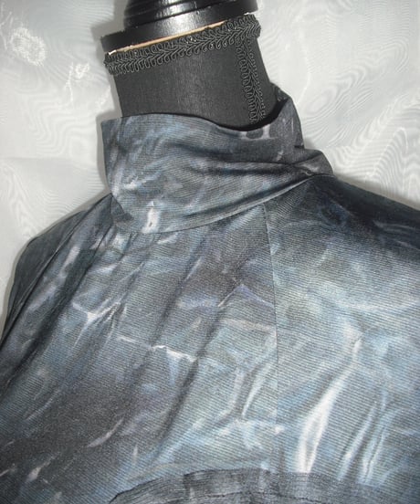 3D mesh high neck tops