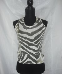 zebra holder neck
