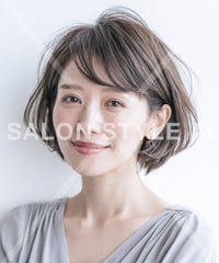 【1オーナー限定】 大人ショートヘア白髪ぼかしアッシュブラウンAIサロンスタイル画像　MBD6