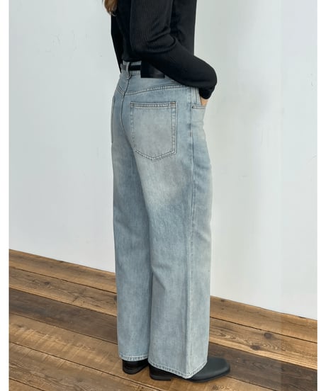 ウォッシュ加工フレアデニムパンツ