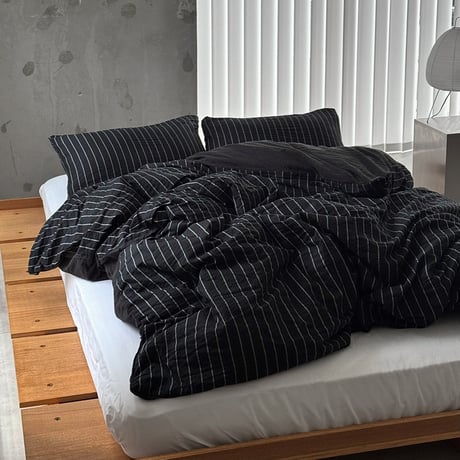 beddingsets-03200　Black Pinstripe Duvet Cover Set
