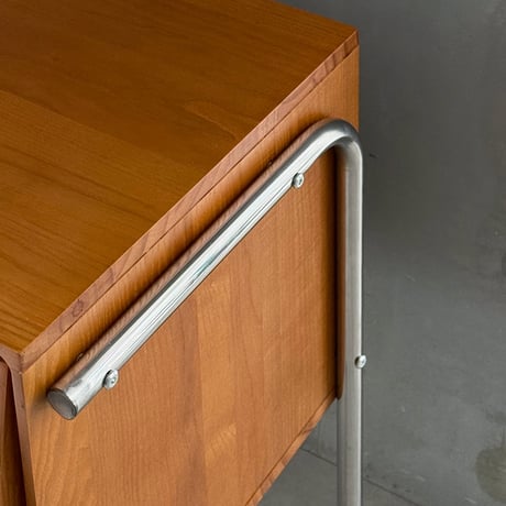 rack-03088　Stainless Steel Leg Display Magazine Cabinet