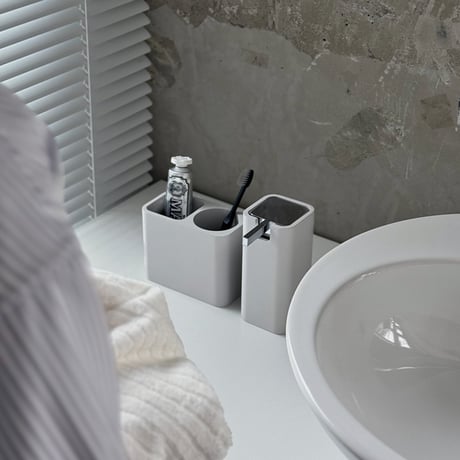 toiletries-03008　Minimal Square Bathroom Storage Items (Set of 2)