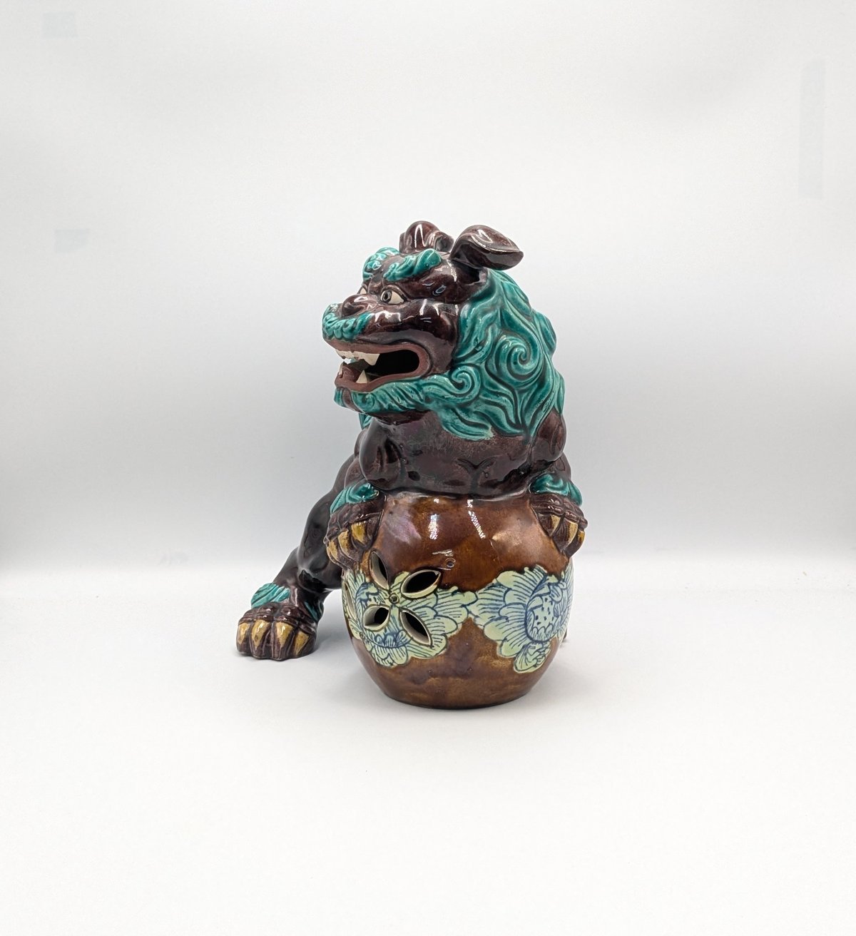 縁起物 九谷焼 玉乗り獅子 置物 魔除け 陶器 時代物 玉獅子 | よしつね
