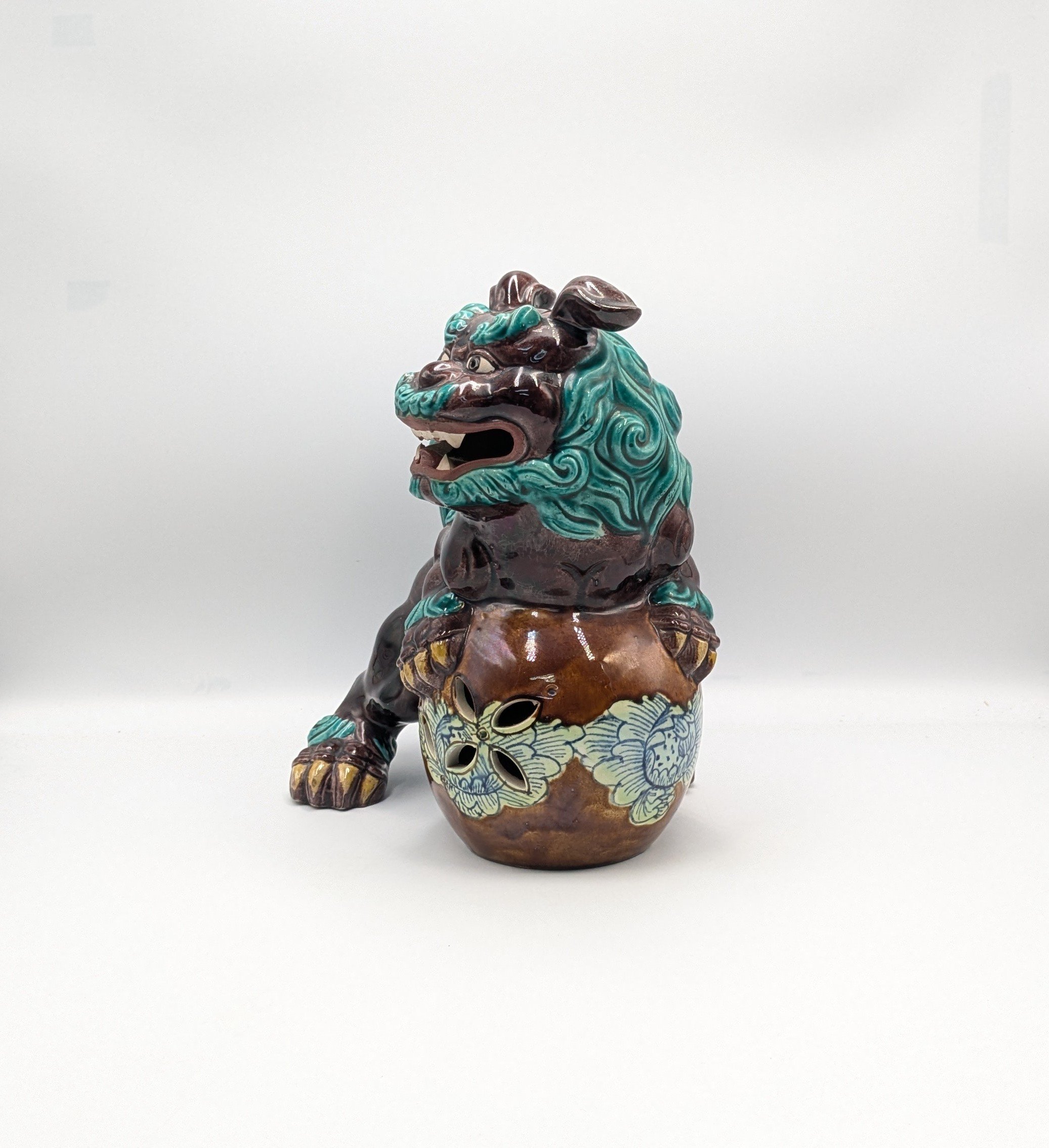 縁起物 九谷焼 玉乗り獅子 置物 魔除け 陶器 時代物 玉獅子 | よしつね
